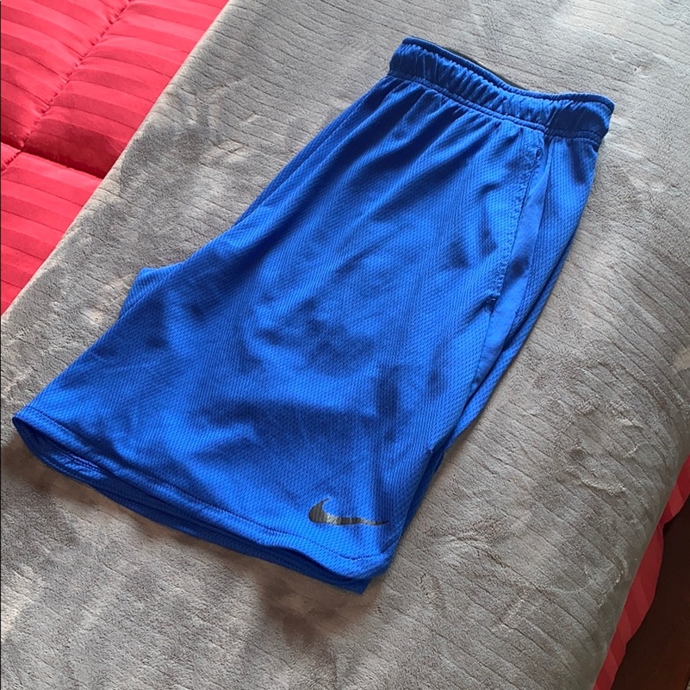 Nike Dri Fit | Mens Mid-Length Basketball Shorts!